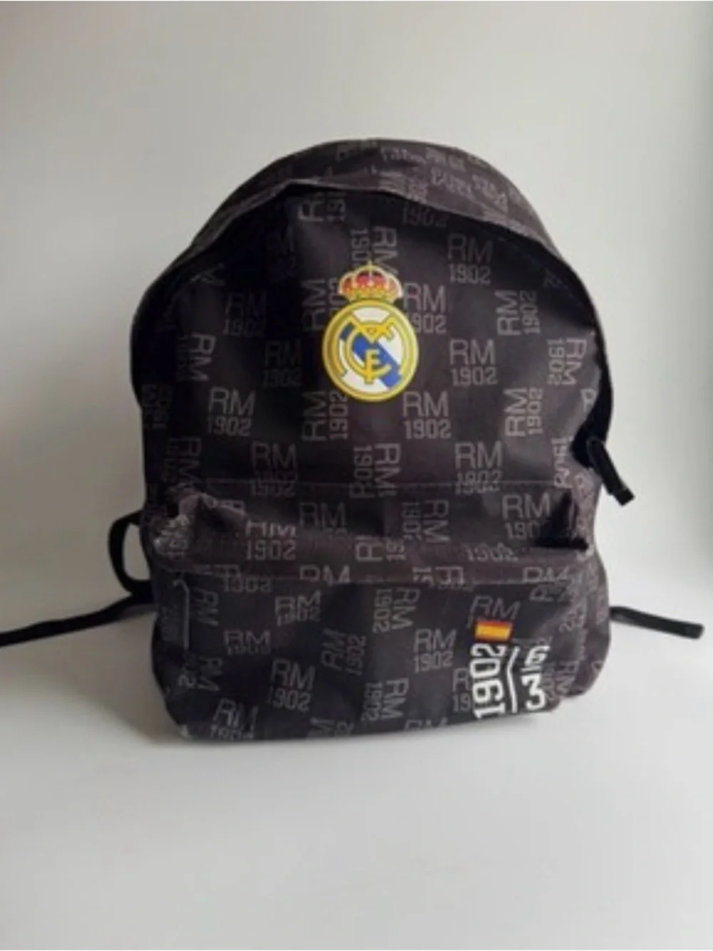 Real Madrid Soccer Fútbol Black Logo Backpack - Men's Casual Bag